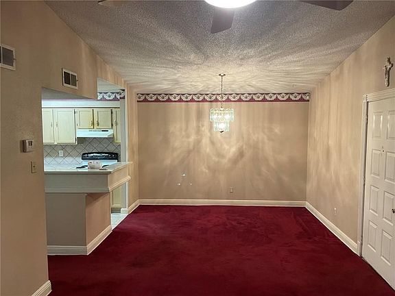5th image of 2916 Manhattan Blvd Unit 143