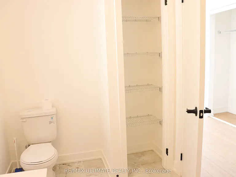 61 Flan Blvd — Photo 22