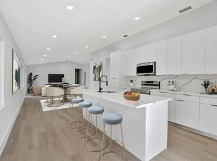 9862 NW 2nd St, Plantation, FL 33324