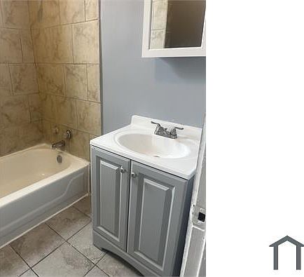 5th image of 6032 S Rhodes Ave APT 2