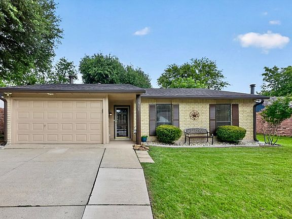 3rd image of 517 Ridgemont Dr