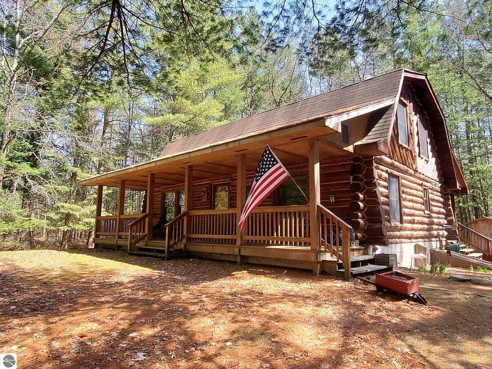 1st image of 333 W Pine Log Trl