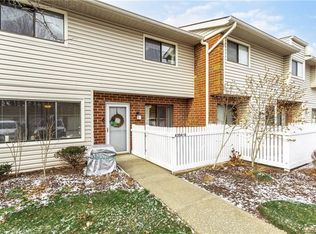 4304 Hyde Park UNIT 8, North Olmsted, OH 44070