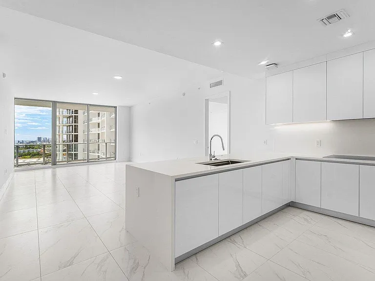 220 Lake Shore Dr #1415 — Photo 2