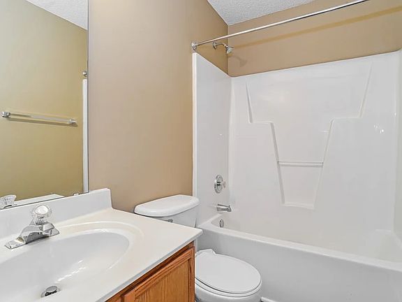 3rd image of 8433 Anchor Way NE