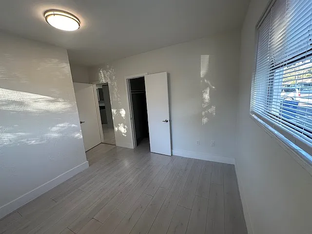 2503 NE 184th Ter — Photo 16