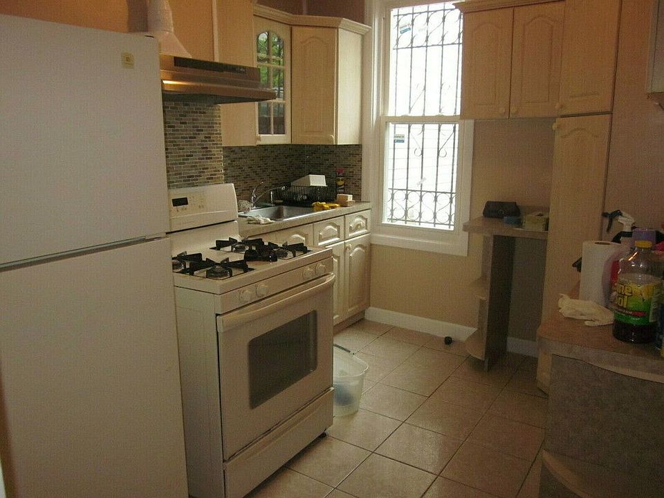 1st image of 20 Scholes St #Af