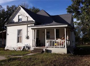 1012 W 12th St, Bonham, TX 75418