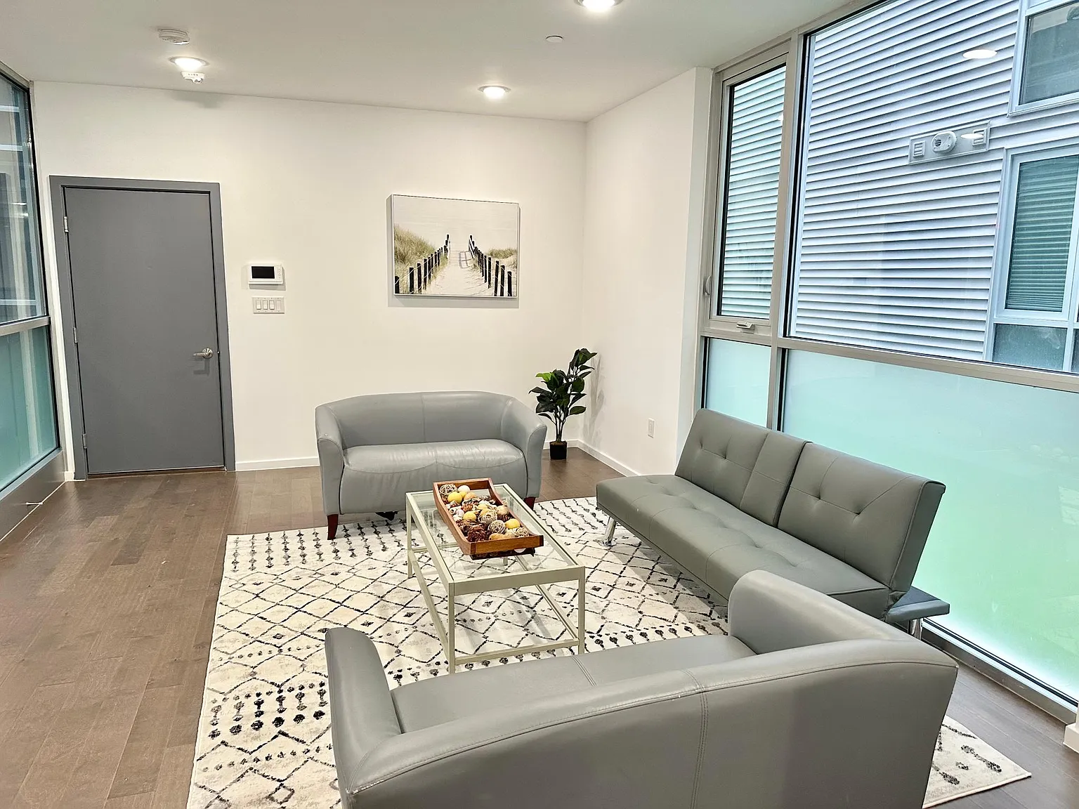 3 bed, 1800 sqft, $2,495 — Photo 4