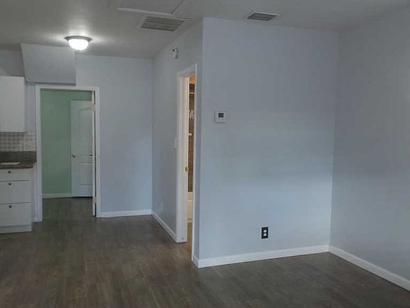 5th image of 2015 Mercer Ave #1