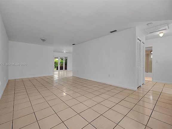 3rd image of 23 NW 109th Ave #5