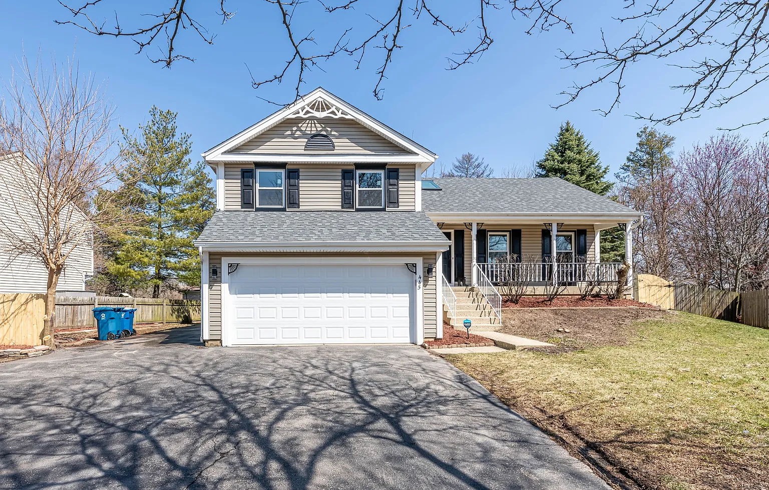 445 Edinburgh Ln photo 1