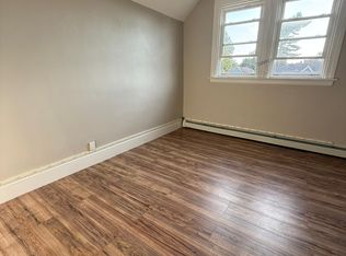 309 Carrington Ave #AVENUE3R, Woonsocket, RI 02895