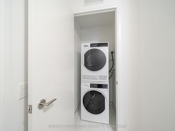 5th image of 400 King St W #808