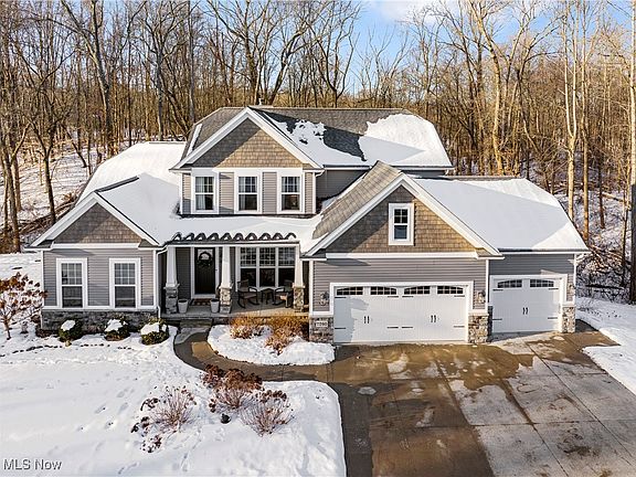 3rd image of 7260 Pine Knoll Dr