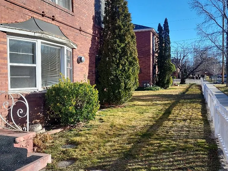 700-722 Gordon Avenue — Photo 13