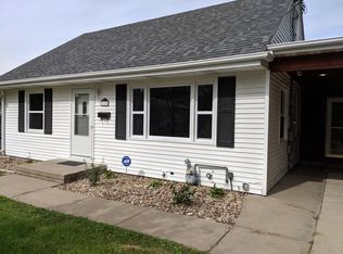 110 Hawthorne Dr SW, Cedar Rapids, IA 52404