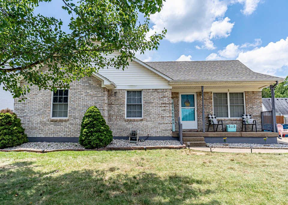 1st image of 301 Lakes Edge Dr