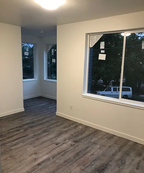 1714 Columbia Street 305 W — Photo 12