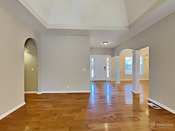 3rd image of 204 Cheyenne Dr