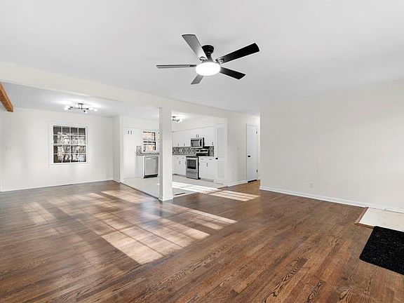 3rd image of 3528 NE 47th St