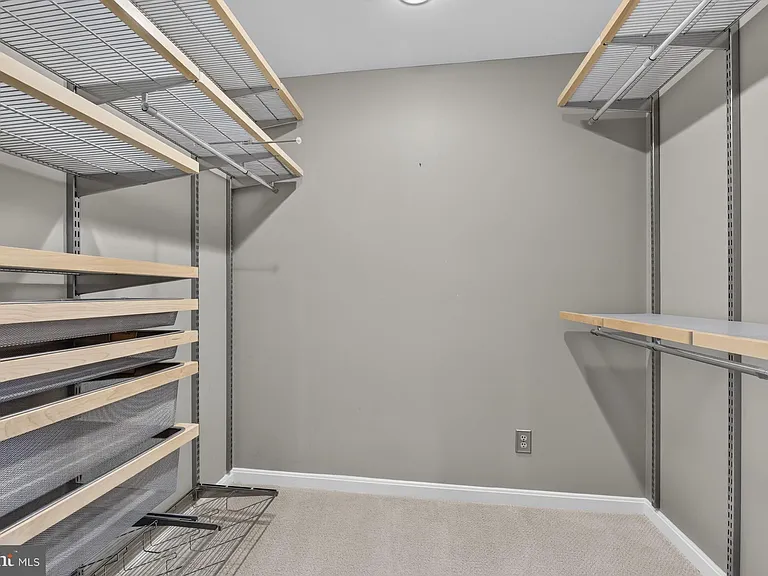 1022 Delf Dr — Photo 22