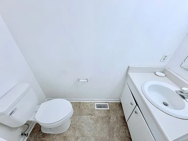 600 Anderson Hwy #611 — Photo 11