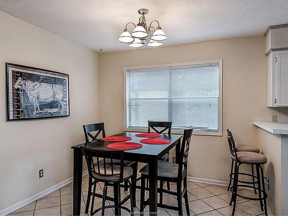 4th image of 2811 Jennifer Dr