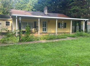 579 N Franklin Rd, Mount Airy, NC 27030