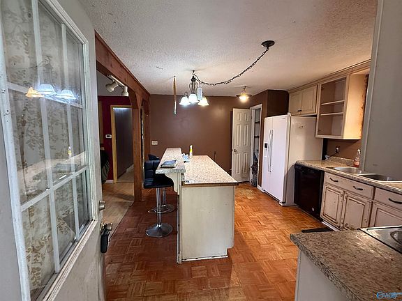 3rd image of 1353 N Valley Ave