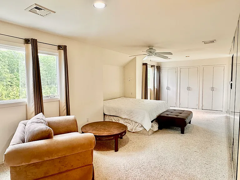 221 N Magee St — Photo 12