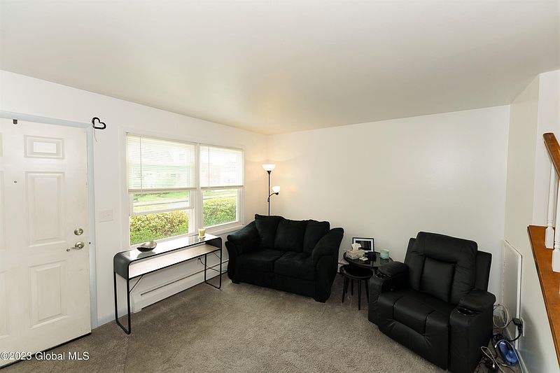 3rd image of 30 Warsaw Avenue #3
