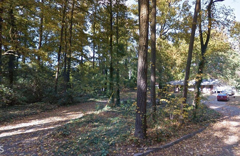 2nd image of 140 Lynwood Ct