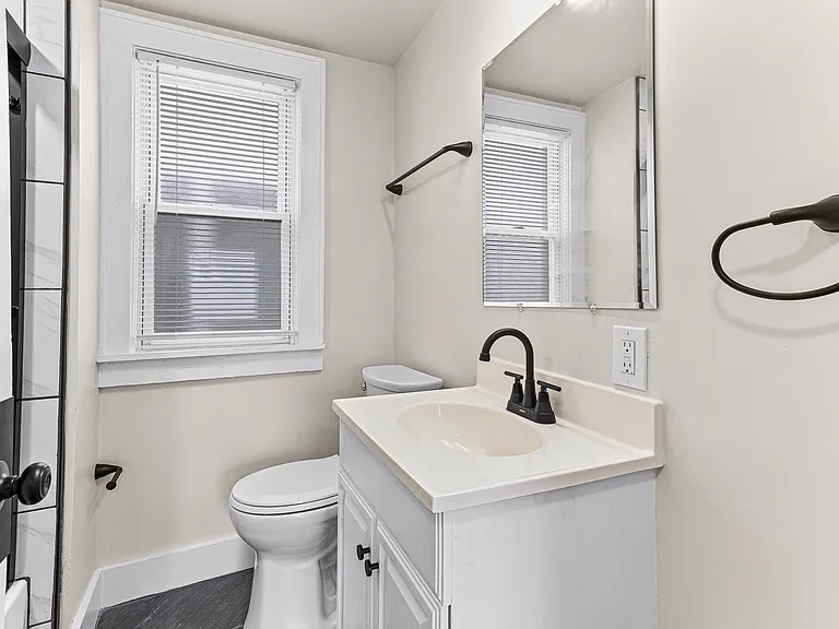 1473 Empire Ave — Photo 11