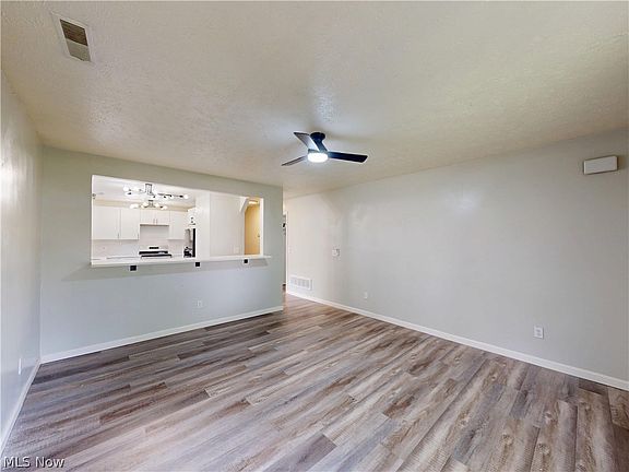 4th image of 28 Sycamore Dr