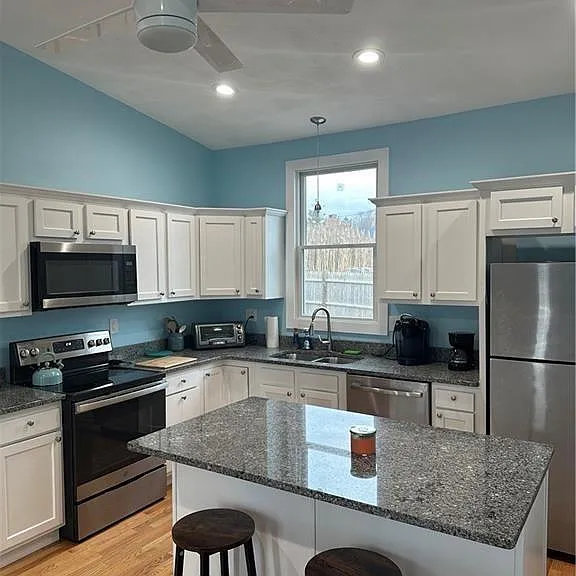 17 Crescent Rd — Photo 2