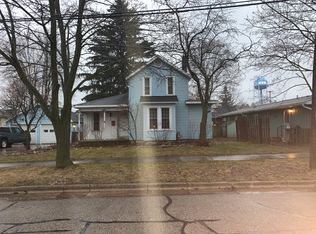 46 Maple St NW, Sparta, MI 49345