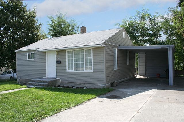 1st image of 2215 W Francis Ave