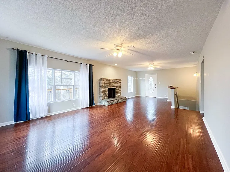712 Canton Hollow Rd — Photo 4