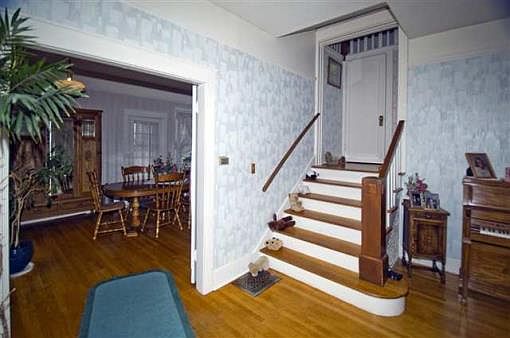 4th image of 365 NW Evans Ave