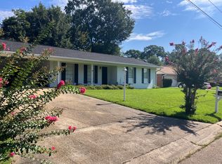 3011 Mesa Dr, Hattiesburg, MS 39402