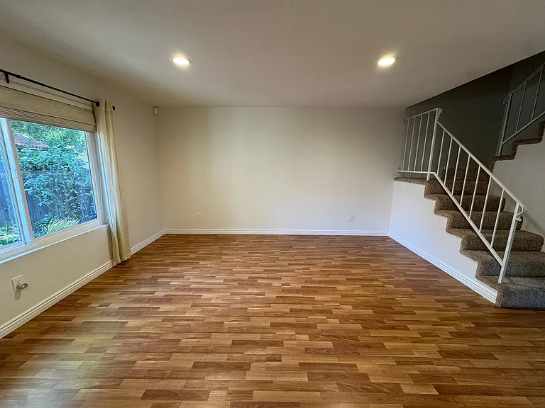 27572 Rondell St — Photo 12