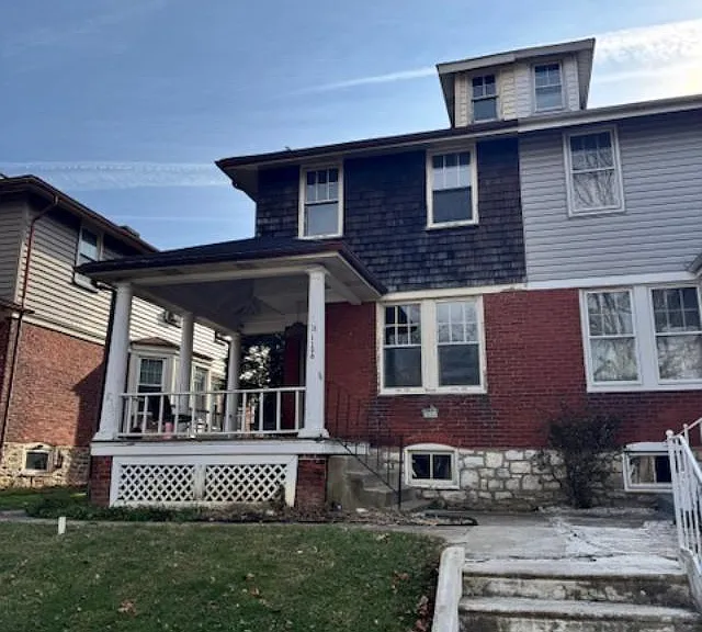 1136 Stirling St — Photo 3