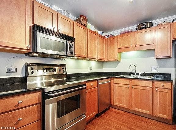 4th image of 211 E Ohio St Fl 10th