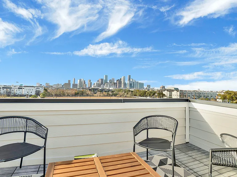 3310 Pease St — Photo 26