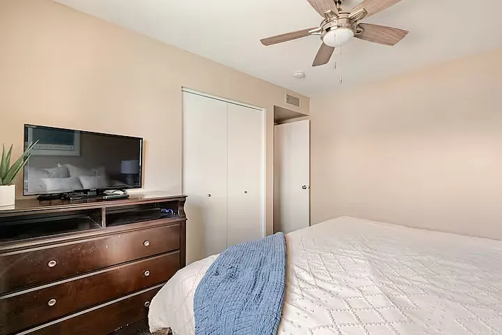 1104 E Campus Dr — Photo 38