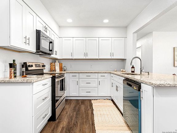 5th image of 538 HILLWOOD DR