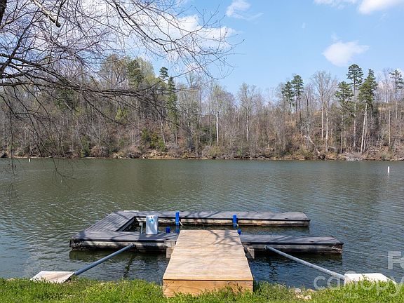 5th image of 207 Catawba Ave
