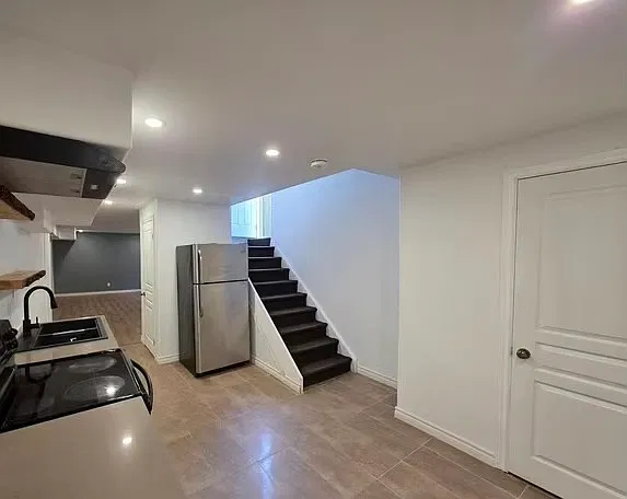 1 bed, 850 sqft, $900 — Photo 3