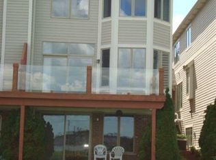 134 Honey Hill Dr, Wauconda, IL 60084